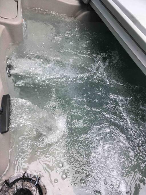Caddy Corner Has A Hot Tub Just Outside Of Town Vila French Lick Exterior foto