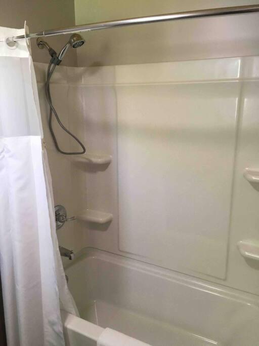 Caddy Corner Has A Hot Tub Just Outside Of Town Vila French Lick Exterior foto